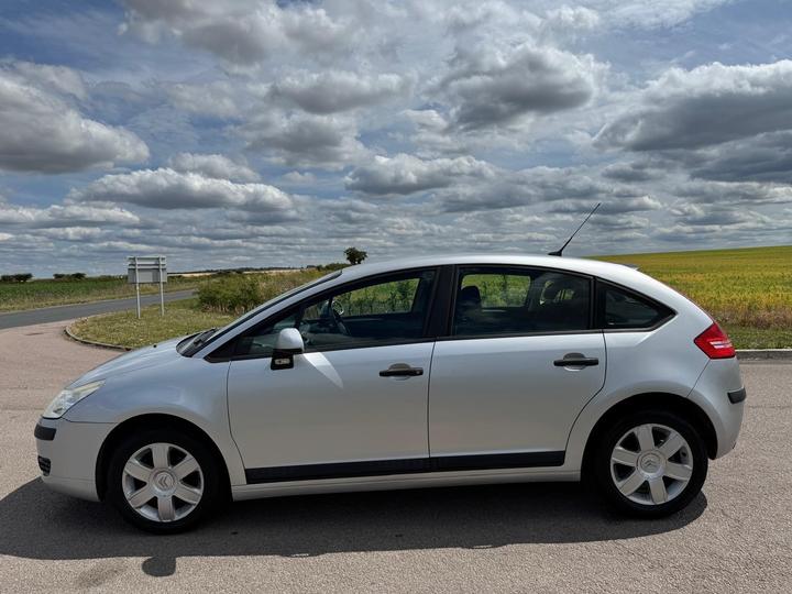 Citroen C4 - 1.6i 16V SX 5dr - Long mot! Service history! - Image 2