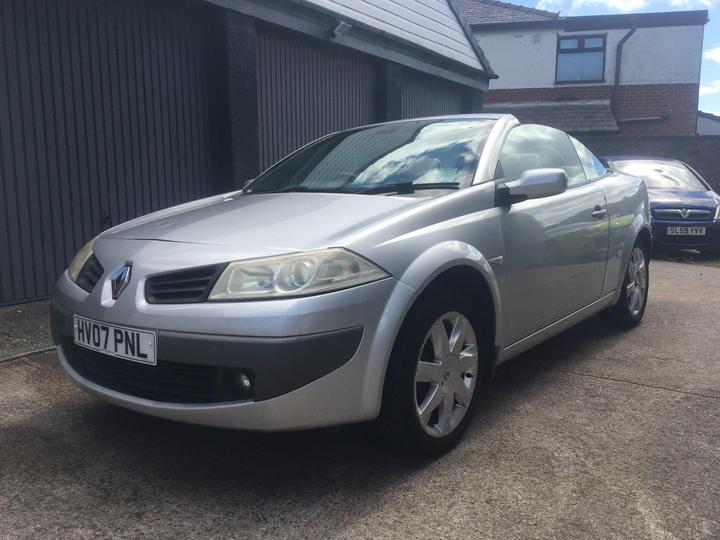 Renault Megane - 1.6 VVT Privilege 2dr - tapping engine PX BARGAIN READ - Image 2