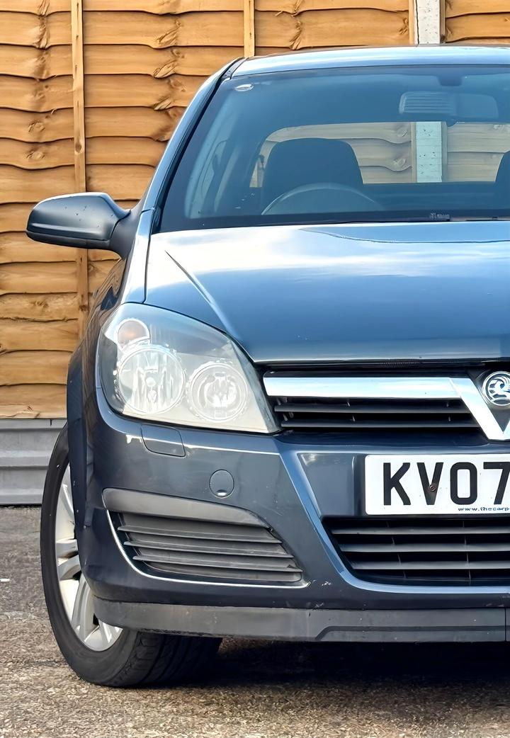 Vauxhall Astra - 1.6i 16v Active 5dr - immaculate car - Image 8