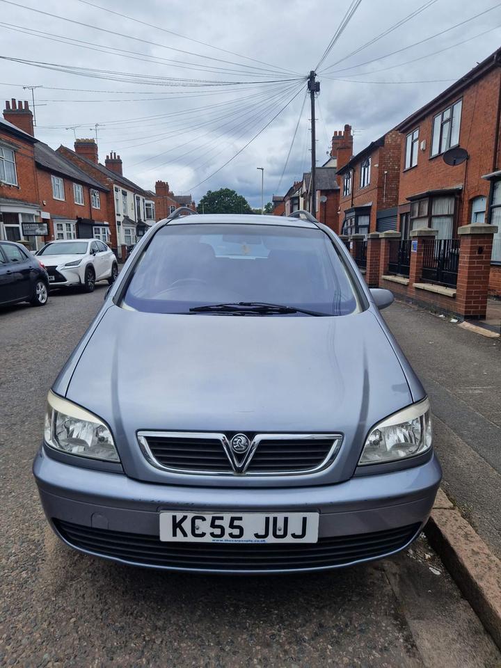 Cheap Vauxhall Zafira - 1.6i 16v Breeze 5dr for sale in Leicester, Leicestershire