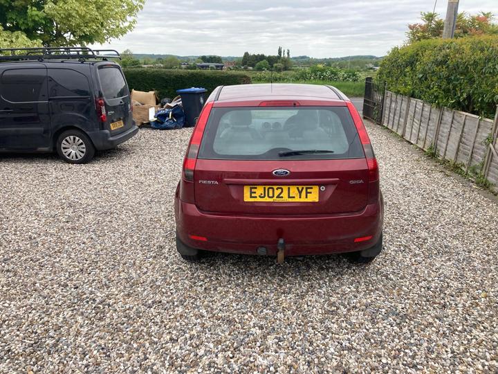 Ford Fiesta - 1.4 Ghia 5dr - great run around CHEAP - Image 4