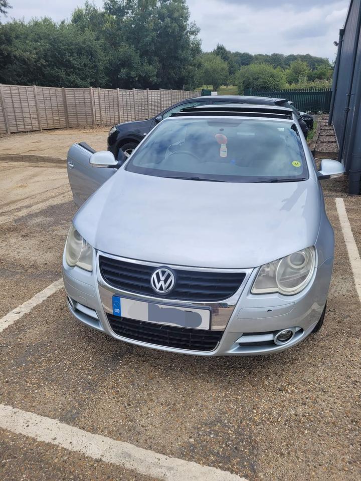 Cheap Volkswagen Eos - 2.0 FSI Cabriolet 2dr Petrol Manual Euro 4 (150 ps) - with air conditioning for sale in Brentwood, Essex