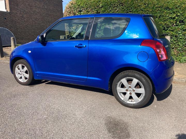 Suzuki Swift - 1.3 GL 3dr - Ideal for new drivers! - Image 3
