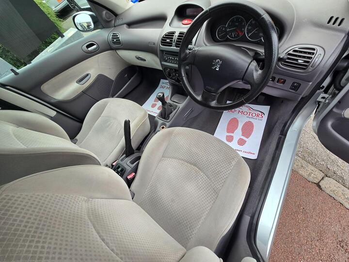 Peugeot 206 - 1.6 5dr (a/c) - PART SRVICE HISTORY 2 KEYS - Image 4
