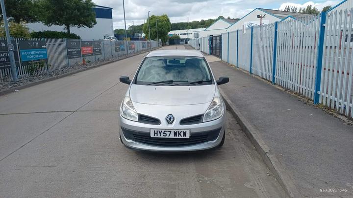 Renault Clio - 1.4 16v Expression 5dr - ++ ONLY 51499 MILES FROM NEW + - Image 2
