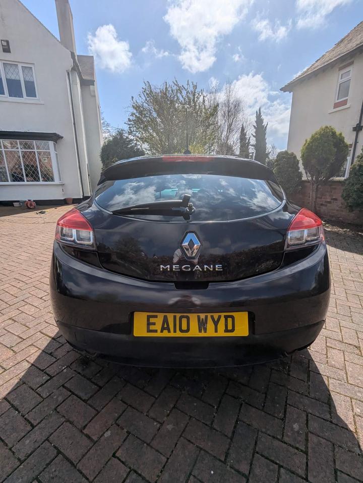 Renault Megane - 1.6 16V Dynamique TomTom Euro 5 3dr - MOT Due: 02/04/2026 !! - Image 6