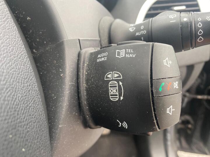 Renault Megane - 1.6 16V Dynamique TomTom 3dr - 6 SPEED GEARBOX,5 DOOR HATCH. - Image 19