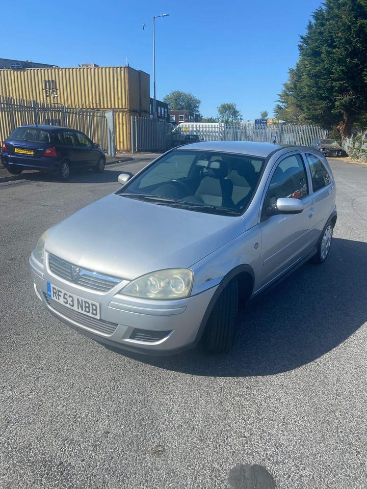 Vauxhall Corsa - 1.4i 16v Design 3dr (a/c) - Automatic 89K Mileage 2 keys - Image 9