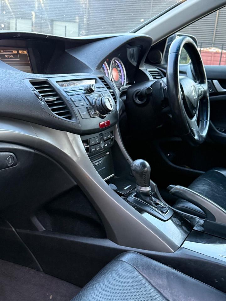 Honda Accord - 2.0 i-VTEC EX Auto Euro 5 4dr - Image 21