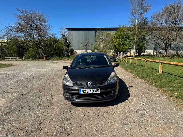 Renault Clio - 1.4 16v Dynamique 3dr - full v5 available - Image 9