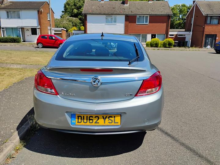 Vauxhall Insignia - 2.0 CDTi SE Nav Auto Euro 5 5dr - Image 4