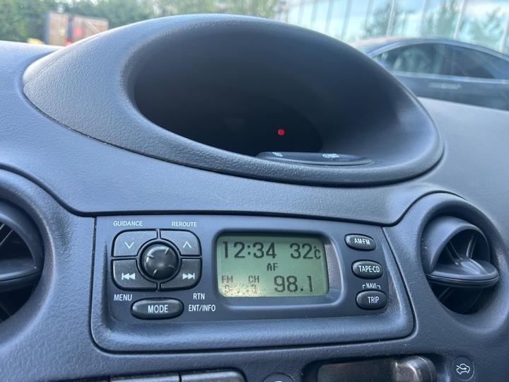 Toyota Yaris - 1.3 VVT-i 16v CDX 5dr - Image 14