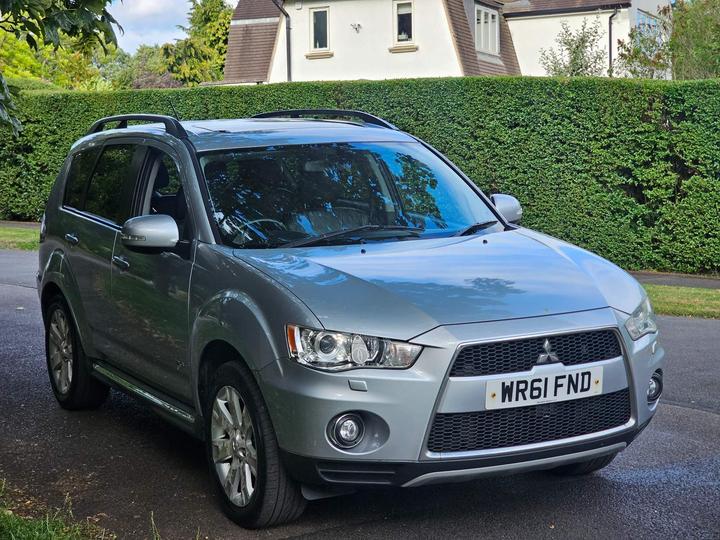Mitsubishi Outlander - 2.2 DI-D GX4 4WD Euro 5 5dr - read advert - Image 10