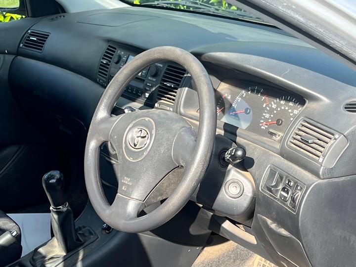 Toyota Corolla - 1.6 VVT-i Colour Collection 5dr - LONG MOT-ULEZ FREE- LOW MILES - Image 5