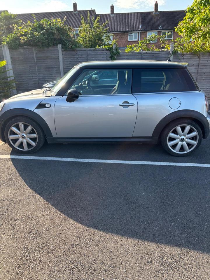 MINI Hatch - 1.6 Cooper Euro 4 3dr - Image 2