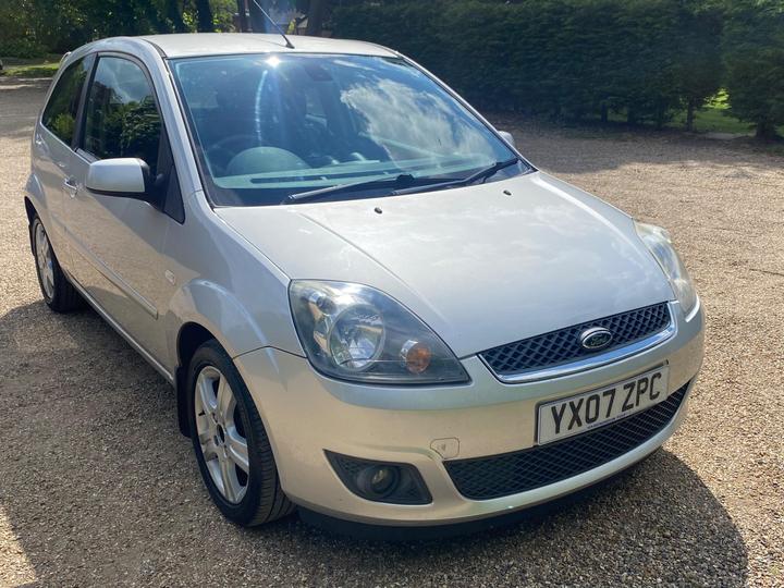 Cheap Ford Fiesta - 1.4 Zetec Climate 3dr - NEW 12 MONTHS MOT for sale in Maidenhead, Berkshire