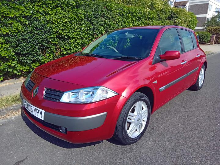 Renault Megane - 1.6 VVT Privilege 5dr - Image 14