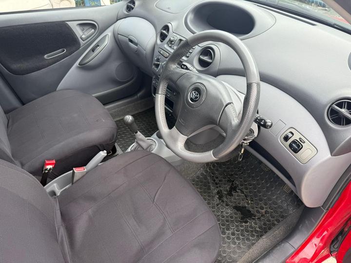 Toyota Yaris - 1.3 VVT-i 16v CDX 5dr - Image 9