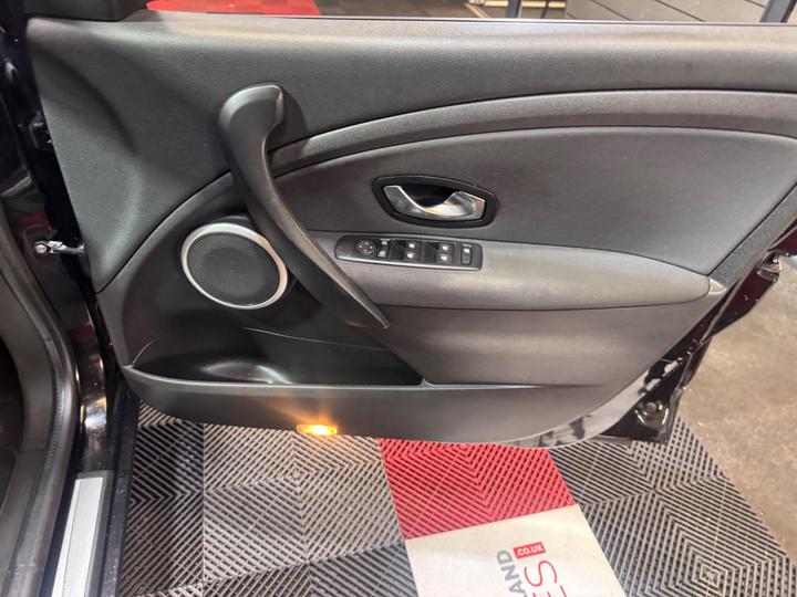 Renault Megane - 1.6 16V Dynamique TomTom Euro 5 5dr - Trade in to clear - Image 17