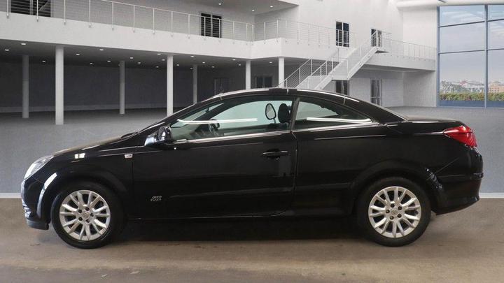 Vauxhall Astra - 1.8i 16v Sport Twin Top 2dr - 2 KEYS + SERVICE HISTORY - Image 4