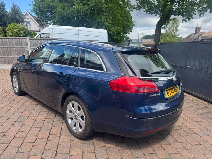 Vauxhall Insignia - 2.0 CDTi ecoFLEX Tech Line Sports Tourer Euro 5 (s/s) 5dr - Image 4