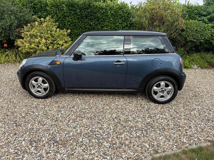 MINI Hatch - 1.6 Cooper Euro 4 3dr - Image 3