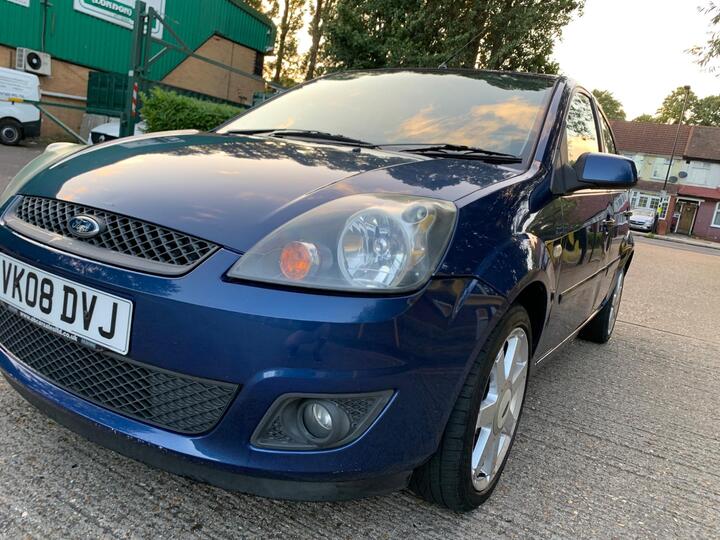Ford Fiesta - 1.25 Zetec Blue Edition 5dr - Image 5