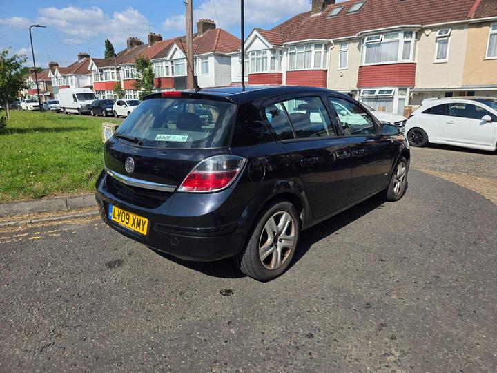 Vauxhall Astra - 1.4i 16v Active 5dr - FUL SERVICE HIST+NEW MOT+CHEAP - Image 3