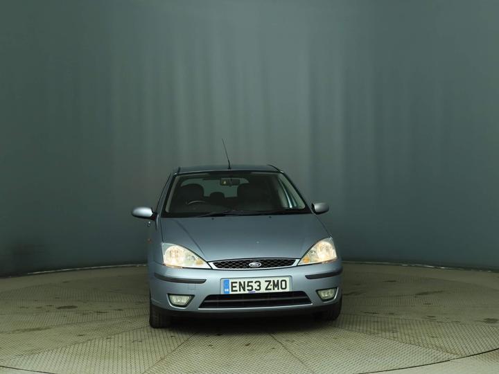 Ford Focus - 2.0i 16v Ghia 5dr - 5DR,AC,PETROL,FSH,TOPSPEC,ULEZ - Image 8