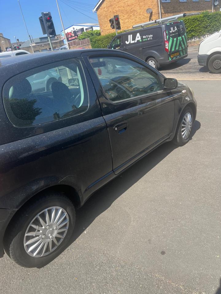 Toyota Yaris - 1.0 VVT-i T3 3dr - driving well , no problems - Image 2