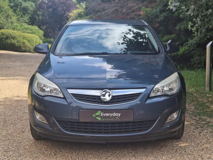 Cheap Vauxhall Astra - 1.4 16v Exclusiv Euro 5 5dr - New in stock and ready to go for sale in Enfield, Greater London