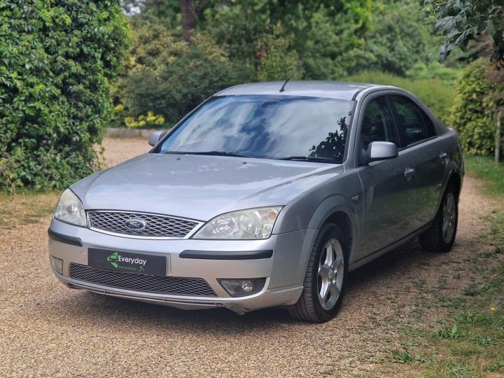 Ford Mondeo - 2.2 TDCi SIV Edge 5dr - New in stock and ready to go - Image 9