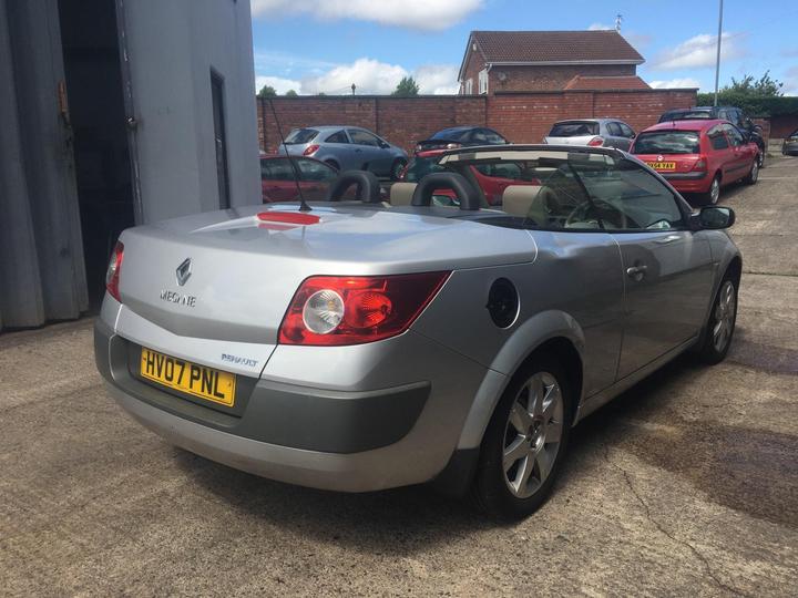 Renault Megane - 1.6 VVT Privilege 2dr - tapping engine PX BARGAIN READ - Image 7
