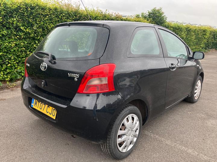 Toyota Yaris - 1.0 VVT-i T3 3dr - Low mileage, 2 previous owners - Image 2
