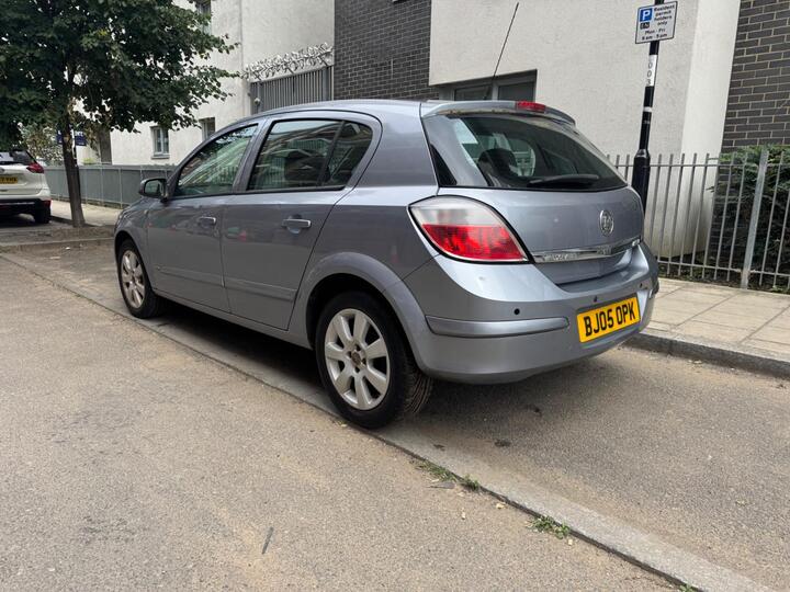Vauxhall Astra - 1.4i 16v Breeze 5dr - ULEZ|NEW 1 YEAR MOT|2 OWNERS - Image 3