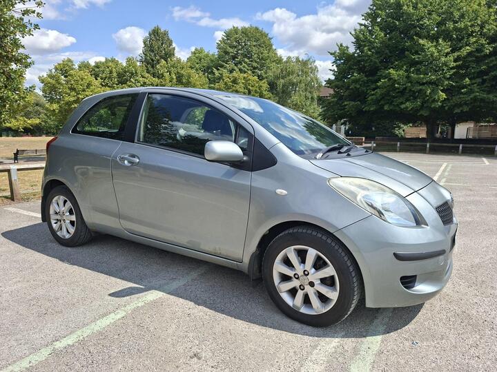Cheap Toyota Yaris - 1.3 VVT-i TR 3dr - GREAT 1ST CAR. for sale in Rotherham, South Yorkshire