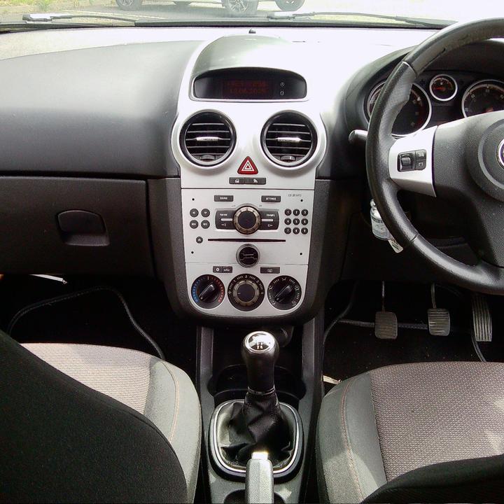 Vauxhall Corsa - 1.4i 16v SXi 5dr - Image 11