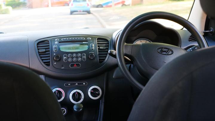 Hyundai i10 - 1.2 Classic Euro 4 5dr - BEST FOR NEW/YOUNG DRIVERS - Image 29