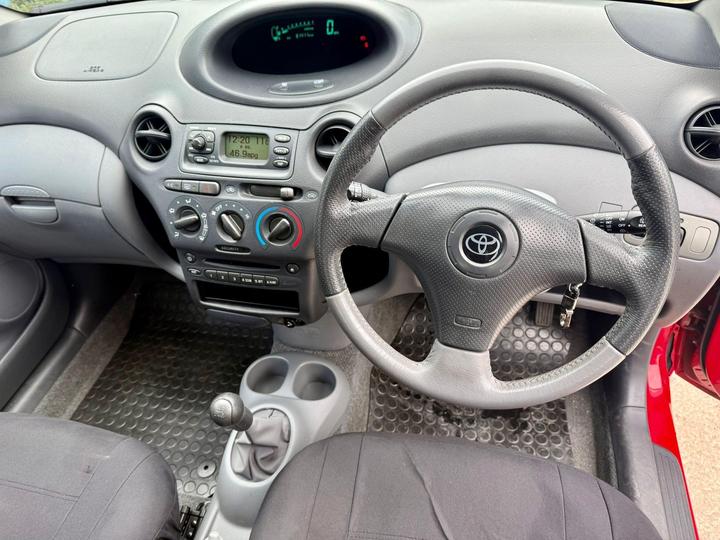 Toyota Yaris - 1.3 VVT-i 16v CDX 5dr - Image 10