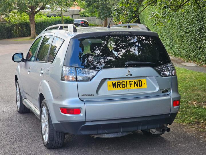 Mitsubishi Outlander - 2.2 DI-D GX4 4WD Euro 5 5dr - read advert - Image 5