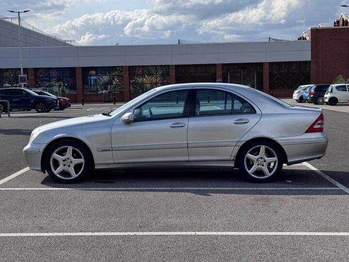 Mercedes-Benz C Class - 1.8 C180 Kompressor Avantgarde SE 4dr - Image 4