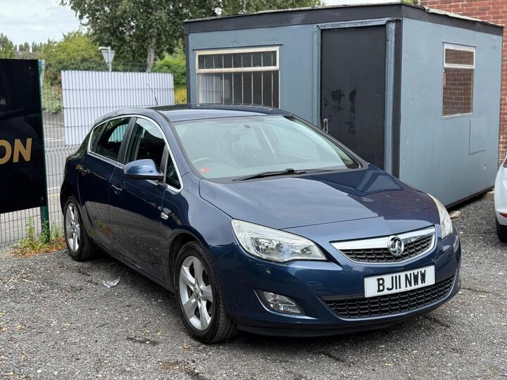 Cheap Vauxhall Astra - 1.7 CDTi SRi Euro 5 5dr - FULL SERVICE HISTORY for sale in Dewsbury, West Yorkshire