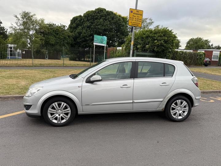 Vauxhall Astra - 1.6i 16v Design 5dr - Full Service History - Image 9
