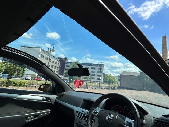Vauxhall Astra - 1.9 CDTi SXi Sport Hatch 3dr - SH | PANORAMIC WINDSCREEN - Image 11