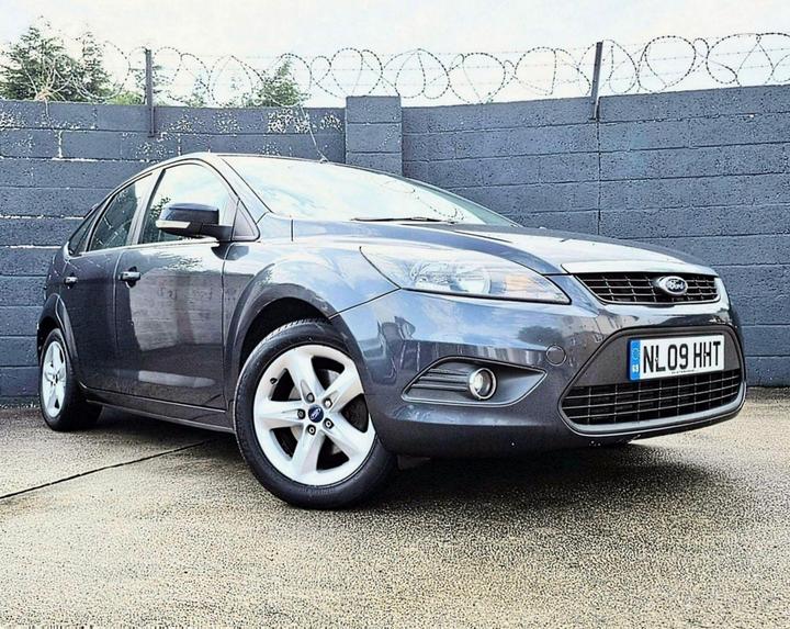 Cheap Ford Focus - 1.6 TDCi DPF Zetec 5dr - BARGAIN!! / £35 TAX / LONG MOT for sale in Wakefield, West Yorkshire