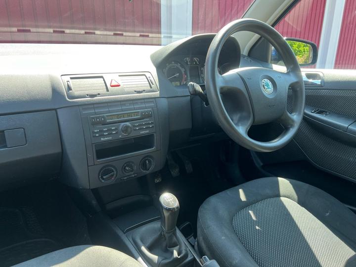 Skoda Fabia - 1.4 16V Ambiente 5dr - IDEAL FIRST CAR - LONG MOT - Image 13