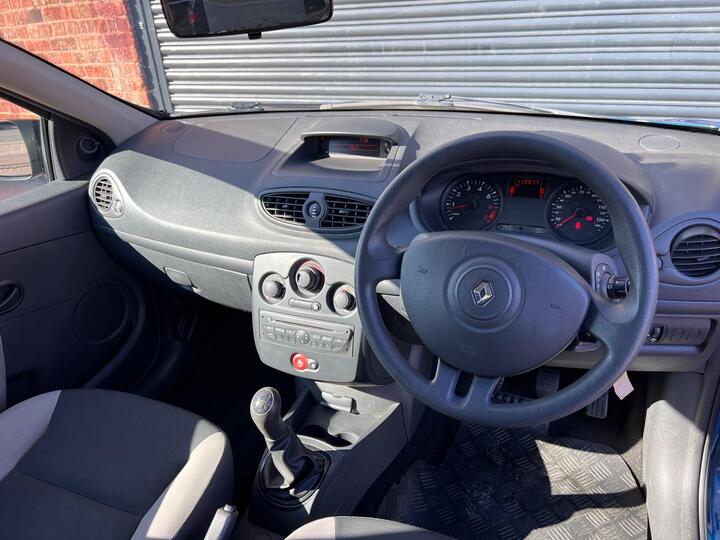 Renault Clio - 1.2 Extreme Euro 5 3dr - Ideal 1st Car|Serviced - Image 2