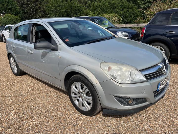 Cheap Vauxhall Astra - 1.8i 16v Elite 5dr - ULEZ-9 SERVICE STAMPS-NOW IN. for sale in Sevenoaks, Kent