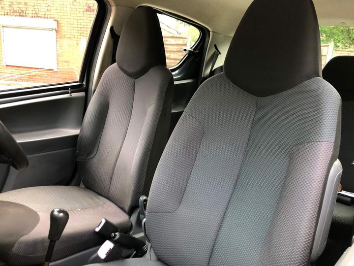 Toyota AYGO - 1.0 VVT-i + Euro 4 5dr - 2 KEYS, FSH PORTFOLIO - Image 15
