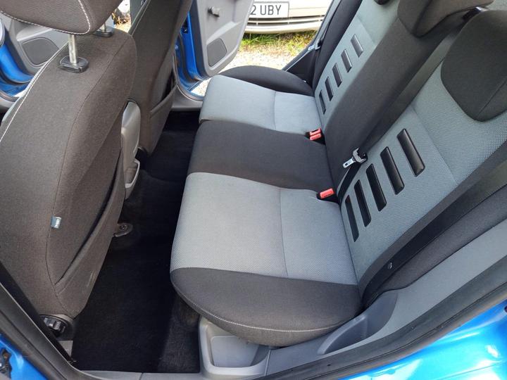 Ford Focus - 1.6 Zetec 5dr - ULEZ FREE / DRIVES SPOT ON - Image 19
